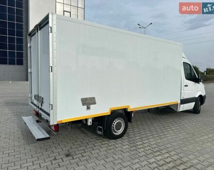 Белый Мерседес Sprinter, объемом двигателя 2.2 л и пробегом 298 тыс. км за 22000 $, фото 3 на Automoto.ua