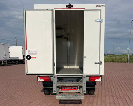 Белый Мерседес Sprinter, объемом двигателя 3 л и пробегом 319 тыс. км за 29300 $, фото 5 на Automoto.ua