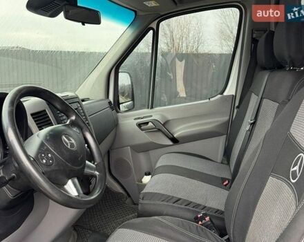 Белый Мерседес Sprinter, объемом двигателя 3 л и пробегом 300 тыс. км за 29000 $, фото 4 на Automoto.ua