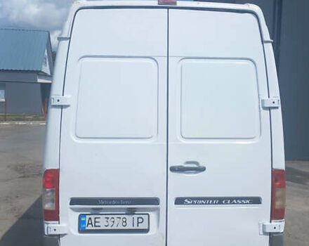 Белый Мерседес Sprinter, объемом двигателя 2.15 л и пробегом 340 тыс. км за 11500 $, фото 4 на Automoto.ua