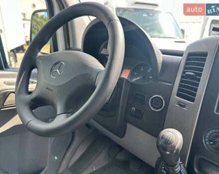 Белый Мерседес Sprinter, объемом двигателя 2.2 л и пробегом 380 тыс. км за 24552 $, фото 13 на Automoto.ua