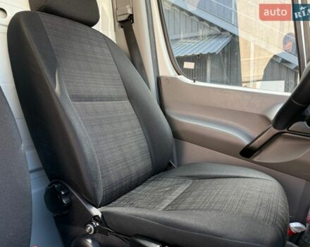 Белый Мерседес Sprinter, объемом двигателя 2.2 л и пробегом 320 тыс. км за 14950 $, фото 26 на Automoto.ua