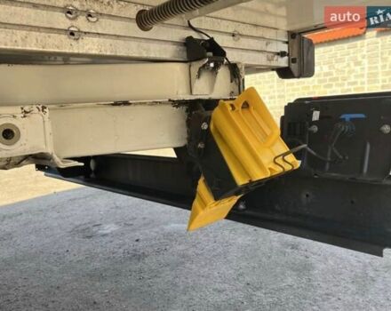 Белый Мерседес Sprinter, объемом двигателя 3 л и пробегом 270 тыс. км за 34999 $, фото 8 на Automoto.ua
