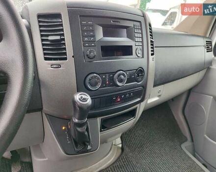 Белый Мерседес Sprinter, объемом двигателя 2.1 л и пробегом 350 тыс. км за 25900 $, фото 16 на Automoto.ua