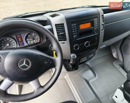 Белый Мерседес Sprinter, объемом двигателя 0 л и пробегом 318 тыс. км за 22300 $, фото 10 на Automoto.ua