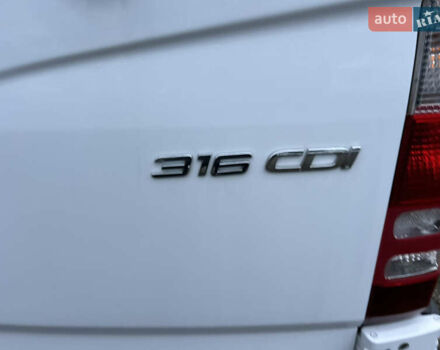 Белый Мерседес Sprinter, объемом двигателя 2.2 л и пробегом 175 тыс. км за 20500 $, фото 28 на Automoto.ua