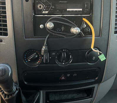 Белый Мерседес Sprinter, объемом двигателя 2.2 л и пробегом 180 тыс. км за 26900 $, фото 10 на Automoto.ua