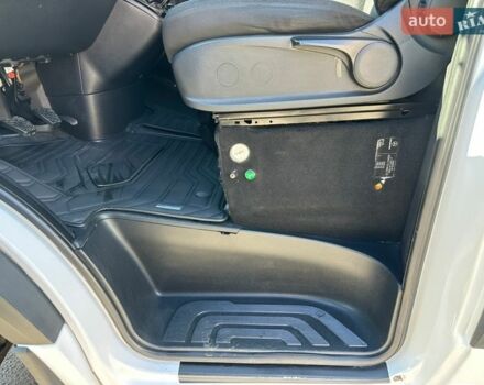 Белый Мерседес Sprinter, объемом двигателя 2.2 л и пробегом 560 тыс. км за 34900 $, фото 20 на Automoto.ua