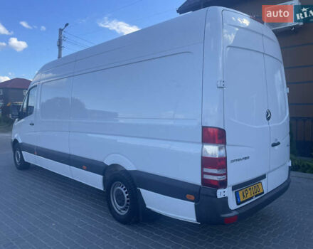 Белый Мерседес Sprinter, объемом двигателя 3 л и пробегом 281 тыс. км за 27900 $, фото 3 на Automoto.ua