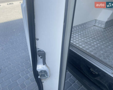 Белый Мерседес Sprinter, объемом двигателя 3 л и пробегом 281 тыс. км за 27900 $, фото 16 на Automoto.ua