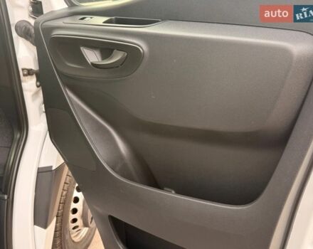 Белый Мерседес Sprinter, объемом двигателя 2.2 л и пробегом 238 тыс. км за 35000 $, фото 38 на Automoto.ua