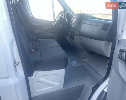 Белый Мерседес Sprinter, объемом двигателя 3 л и пробегом 281 тыс. км за 27900 $, фото 6 на Automoto.ua