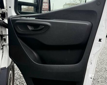 Белый Мерседес Sprinter, объемом двигателя 0 л и пробегом 330 тыс. км за 22000 $, фото 17 на Automoto.ua