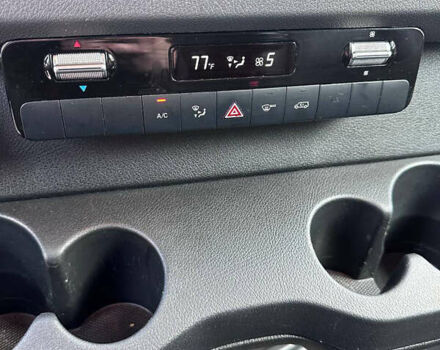 Белый Мерседес Sprinter, объемом двигателя 2.99 л и пробегом 377 тыс. км за 40000 $, фото 19 на Automoto.ua