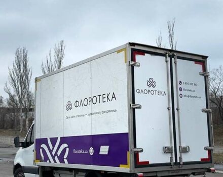 Белый Мерседес Sprinter, объемом двигателя 2.99 л и пробегом 472 тыс. км за 34000 $, фото 3 на Automoto.ua