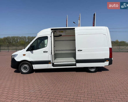 Белый Мерседес Sprinter, объемом двигателя 2.1 л и пробегом 281 тыс. км за 23850 $, фото 3 на Automoto.ua