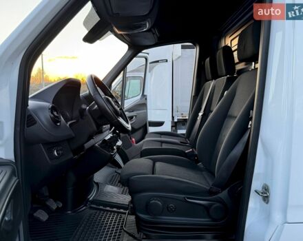 Белый Мерседес Sprinter, объемом двигателя 3 л и пробегом 236 тыс. км за 30000 $, фото 29 на Automoto.ua