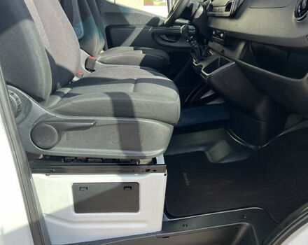 Белый Мерседес Sprinter, объемом двигателя 2.2 л и пробегом 300 тыс. км за 28500 $, фото 11 на Automoto.ua