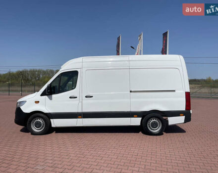 Белый Мерседес Sprinter, объемом двигателя 2.1 л и пробегом 281 тыс. км за 23850 $, фото 2 на Automoto.ua