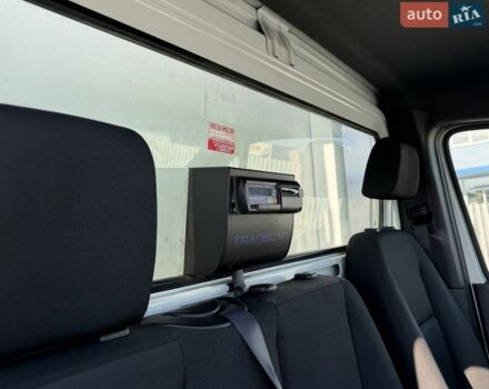 Белый Мерседес Sprinter, объемом двигателя 2.2 л и пробегом 243 тыс. км за 24400 $, фото 4 на Automoto.ua