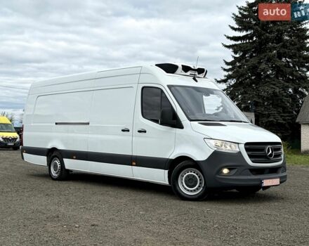 Белый Мерседес Sprinter, объемом двигателя 3 л и пробегом 236 тыс. км за 30000 $, фото 4 на Automoto.ua