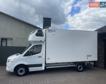 Белый Мерседес Sprinter, объемом двигателя 3 л и пробегом 254 тыс. км за 27500 $, фото 2 на Automoto.ua