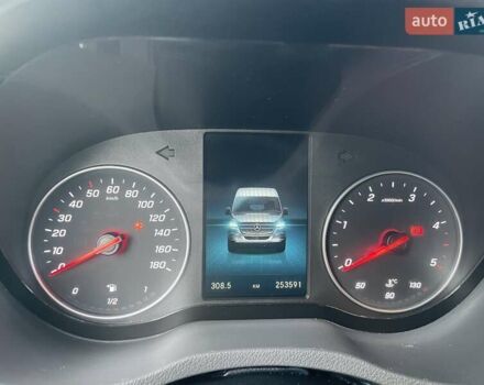 Белый Мерседес Sprinter, объемом двигателя 3 л и пробегом 254 тыс. км за 27500 $, фото 11 на Automoto.ua