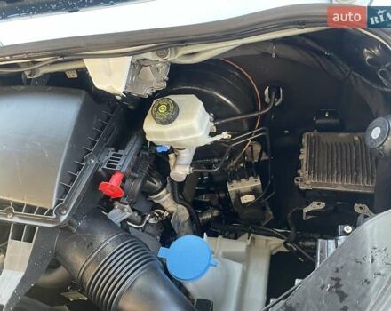 Белый Мерседес Sprinter, объемом двигателя 3 л и пробегом 254 тыс. км за 27500 $, фото 32 на Automoto.ua