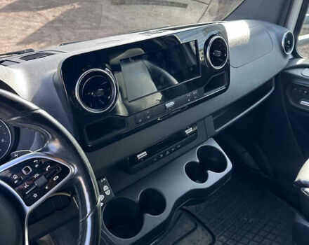 Белый Мерседес Sprinter, объемом двигателя 2.99 л и пробегом 377 тыс. км за 40000 $, фото 7 на Automoto.ua