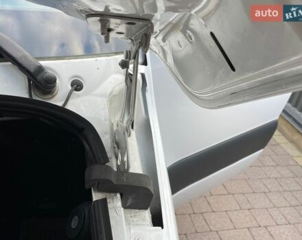 Белый Мерседес Sprinter, объемом двигателя 3 л и пробегом 253 тыс. км за 28500 $, фото 17 на Automoto.ua