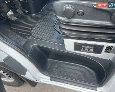 Белый Мерседес Sprinter, объемом двигателя 3 л и пробегом 254 тыс. км за 27500 $, фото 10 на Automoto.ua