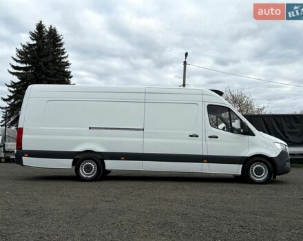 Белый Мерседес Sprinter, объемом двигателя 3 л и пробегом 236 тыс. км за 30000 $, фото 5 на Automoto.ua