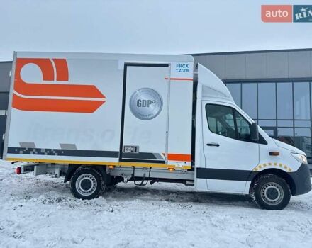 Белый Мерседес Sprinter, объемом двигателя 2.2 л и пробегом 166 тыс. км за 26800 $, фото 1 на Automoto.ua
