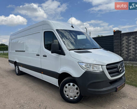 Белый Мерседес Sprinter, объемом двигателя 2.2 л и пробегом 210 тыс. км за 30300 $, фото 2 на Automoto.ua