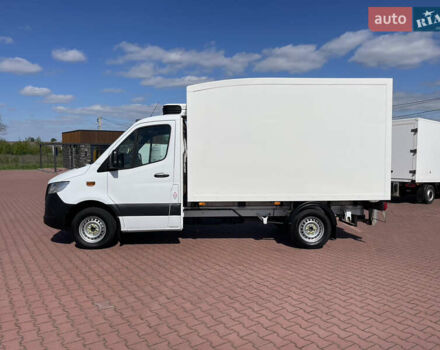 Белый Мерседес Sprinter, объемом двигателя 2.1 л и пробегом 267 тыс. км за 23850 $, фото 2 на Automoto.ua