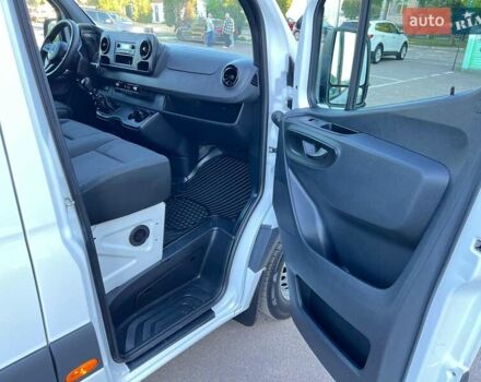 Белый Мерседес Sprinter, объемом двигателя 3 л и пробегом 279 тыс. км за 32999 $, фото 63 на Automoto.ua