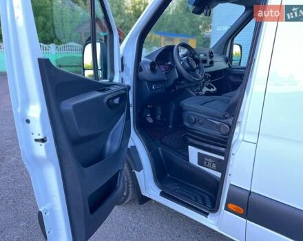 Белый Мерседес Sprinter, объемом двигателя 3 л и пробегом 279 тыс. км за 32999 $, фото 65 на Automoto.ua