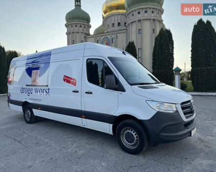 Белый Мерседес Sprinter, объемом двигателя 2.2 л и пробегом 300 тыс. км за 32500 $, фото 1 на Automoto.ua