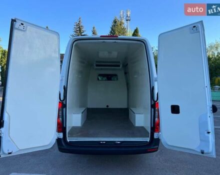 Белый Мерседес Sprinter, объемом двигателя 3 л и пробегом 279 тыс. км за 32999 $, фото 30 на Automoto.ua