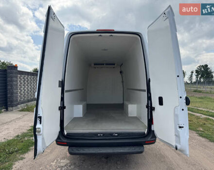 Белый Мерседес Sprinter, объемом двигателя 2.2 л и пробегом 210 тыс. км за 30300 $, фото 14 на Automoto.ua