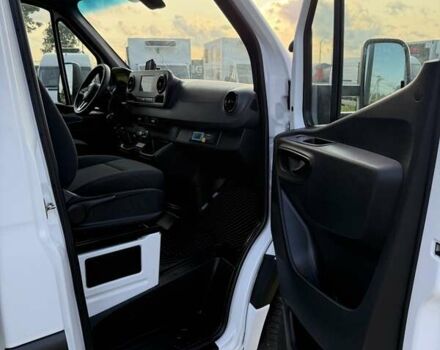 Білий Мерседес Sprinter, об'ємом двигуна 2.2 л та пробігом 230 тис. км за 30650 $, фото 29 на Automoto.ua