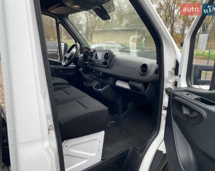 Белый Мерседес Sprinter, объемом двигателя 2.2 л и пробегом 211 тыс. км за 27000 $, фото 19 на Automoto.ua
