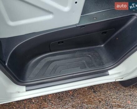 Білий Мерседес Sprinter, об'ємом двигуна 2.1 л та пробігом 300 тис. км за 29300 $, фото 27 на Automoto.ua