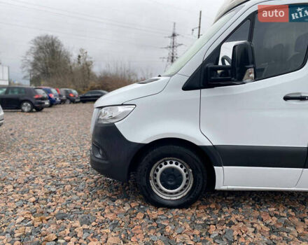 Белый Мерседес Sprinter, объемом двигателя 2.2 л и пробегом 211 тыс. км за 27000 $, фото 4 на Automoto.ua