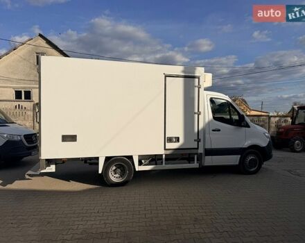 Белый Мерседес Sprinter, объемом двигателя 2.2 л и пробегом 299 тыс. км за 31809 $, фото 4 на Automoto.ua