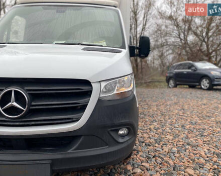 Белый Мерседес Sprinter, объемом двигателя 2.2 л и пробегом 211 тыс. км за 27000 $, фото 3 на Automoto.ua