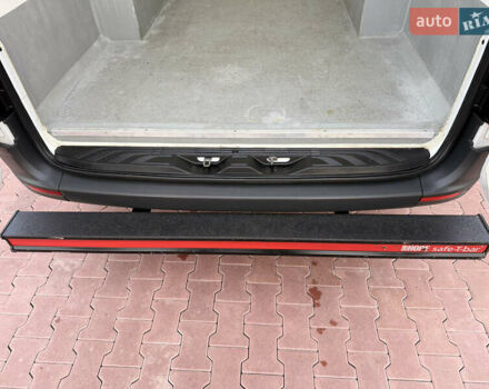 Белый Мерседес Sprinter, объемом двигателя 2 л и пробегом 342 тыс. км за 28850 $, фото 15 на Automoto.ua