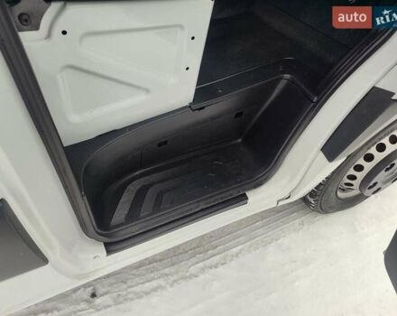 Білий Мерседес Sprinter, об'ємом двигуна 2.1 л та пробігом 208 тис. км за 31200 $, фото 26 на Automoto.ua