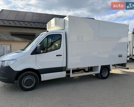 Белый Мерседес Sprinter, объемом двигателя 2.2 л и пробегом 299 тыс. км за 31809 $, фото 2 на Automoto.ua