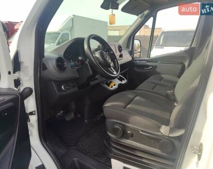 Белый Мерседес Sprinter, объемом двигателя 2.1 л и пробегом 280 тыс. км за 25900 $, фото 1 на Automoto.ua